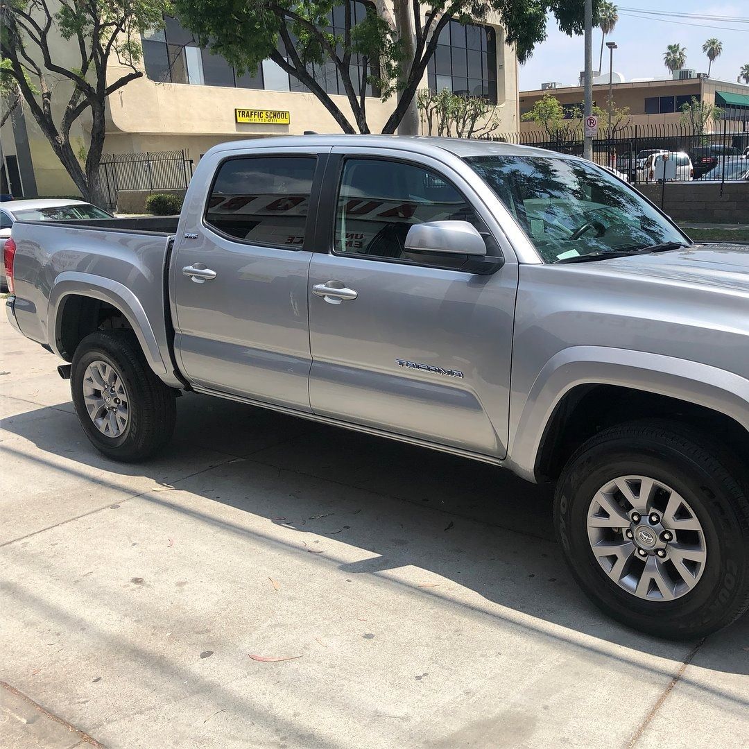 Moises Auto Body & Paint