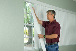 Window blinds repair service