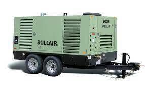 Green Sullair 900H air compressor on a trailer, with two wheels and a black hitch.