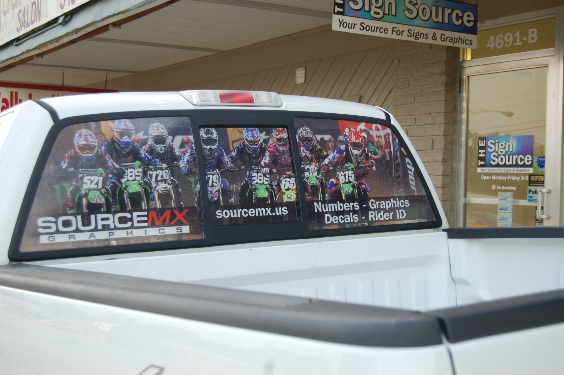 Vehicle graphics