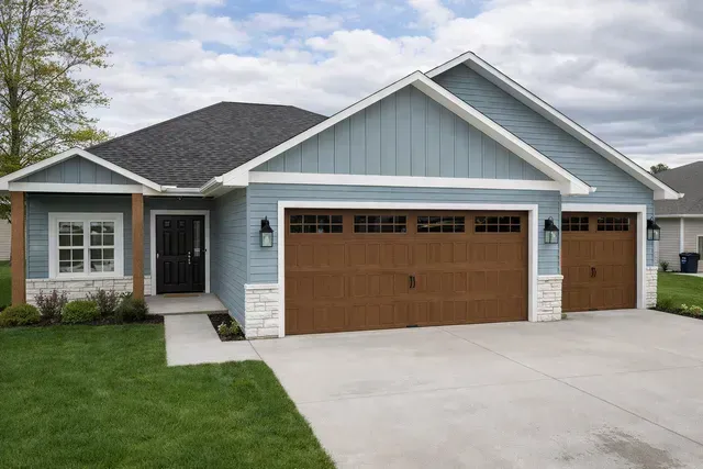 125 S SEVEN OAKS RD, NORTH LIBERTY