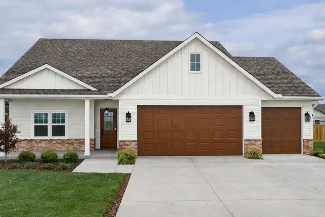 105 S SEVEN OAKS RD, NORTH LIBERTY