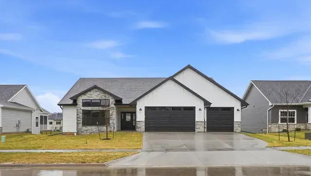 1255 Osage Lane, North Liberty