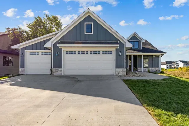 1275 Osage Ln, North Liberty