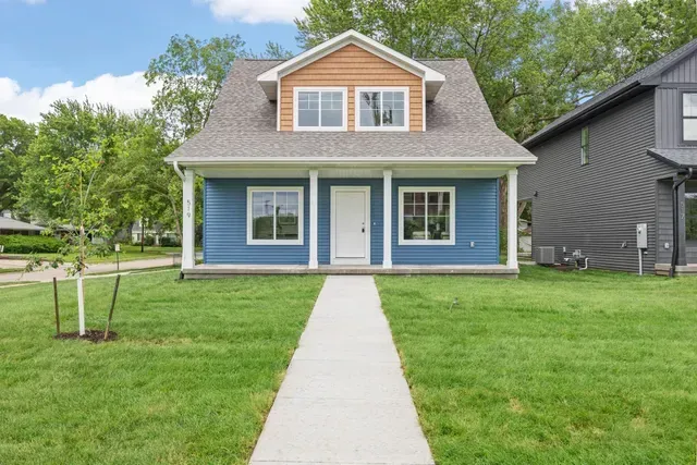 519 10th Ave, Coralville