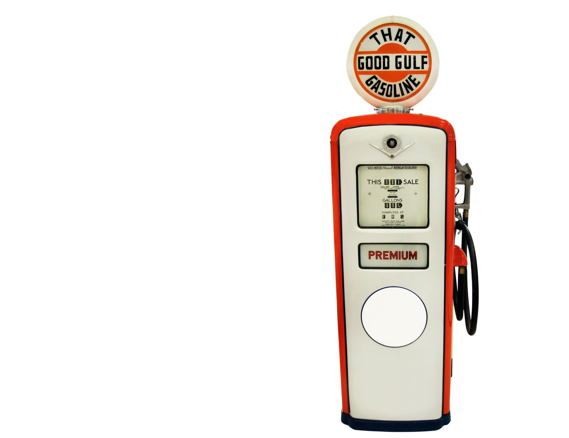 Vintage cream-and-red gas pump with “THAT GOOD GULF GASOLINE” sign