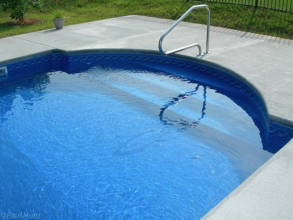 A swimming pool with bar handle
