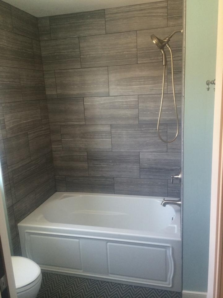 shower and bath tub