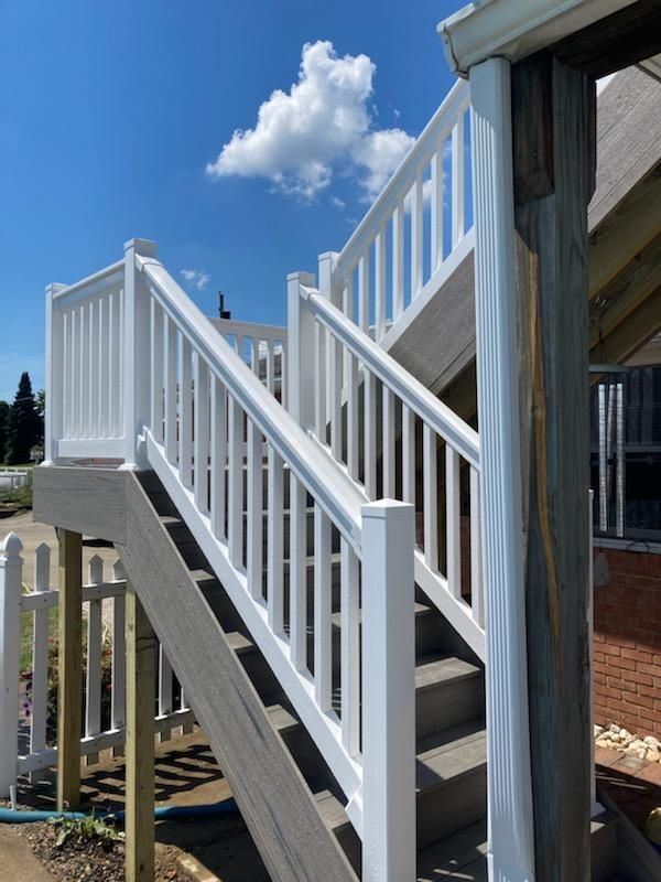 Stair vinyl railings