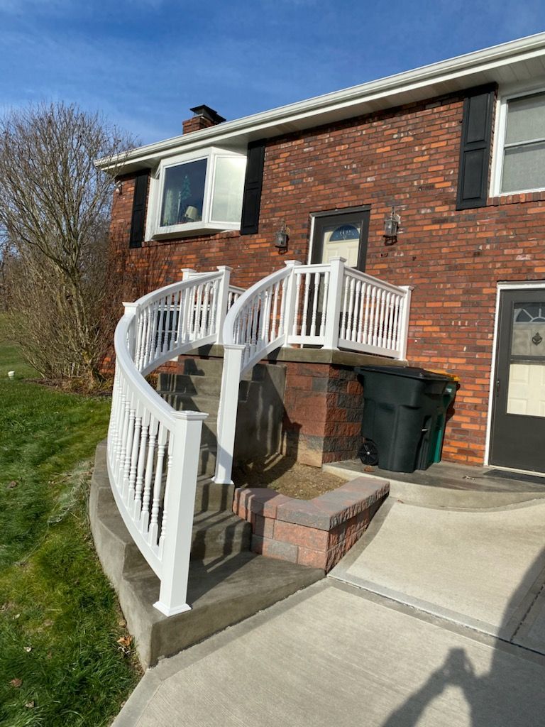 Curved vinyl railings