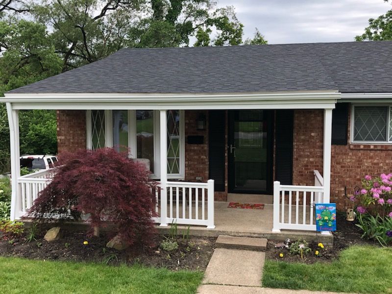 Porch vinyl railings