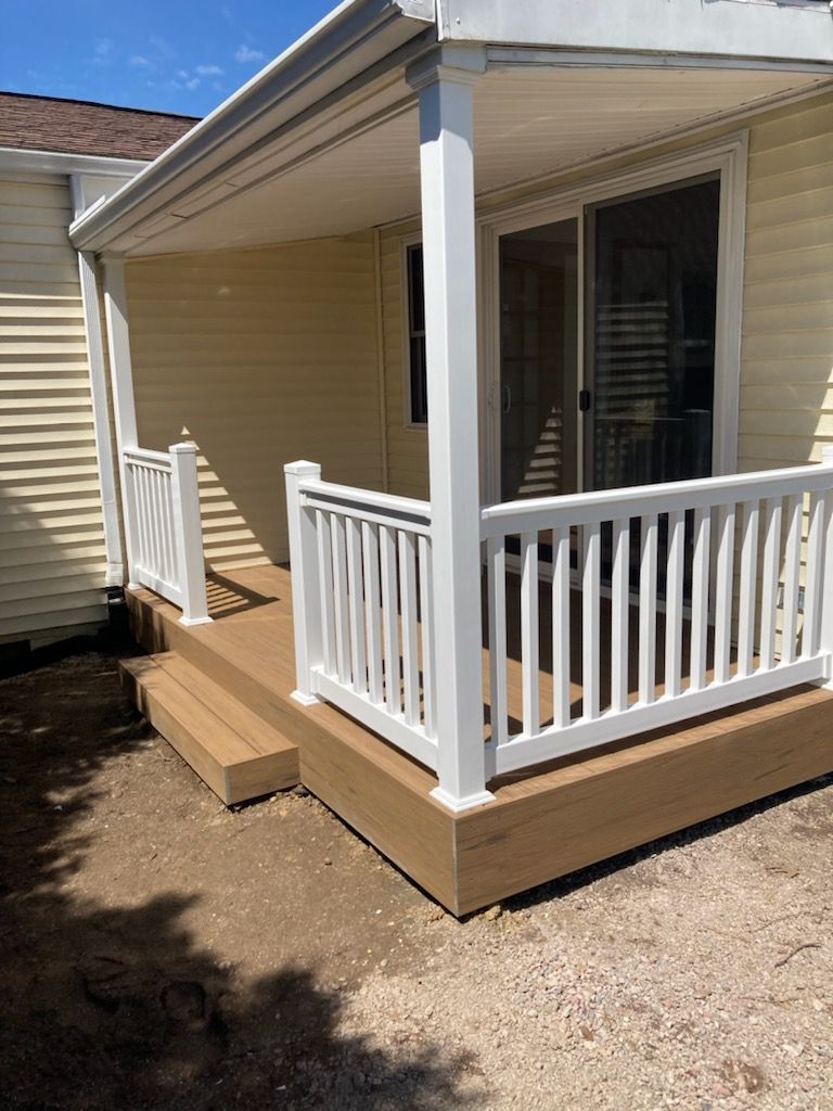 Porch vinyl railings