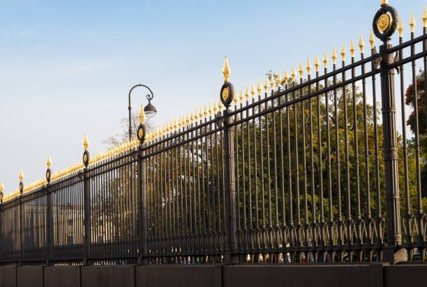 Commercial fencing services