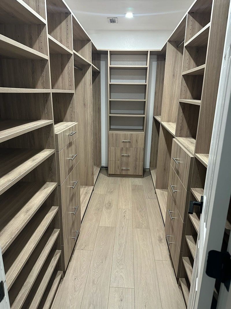 walk-in closet
