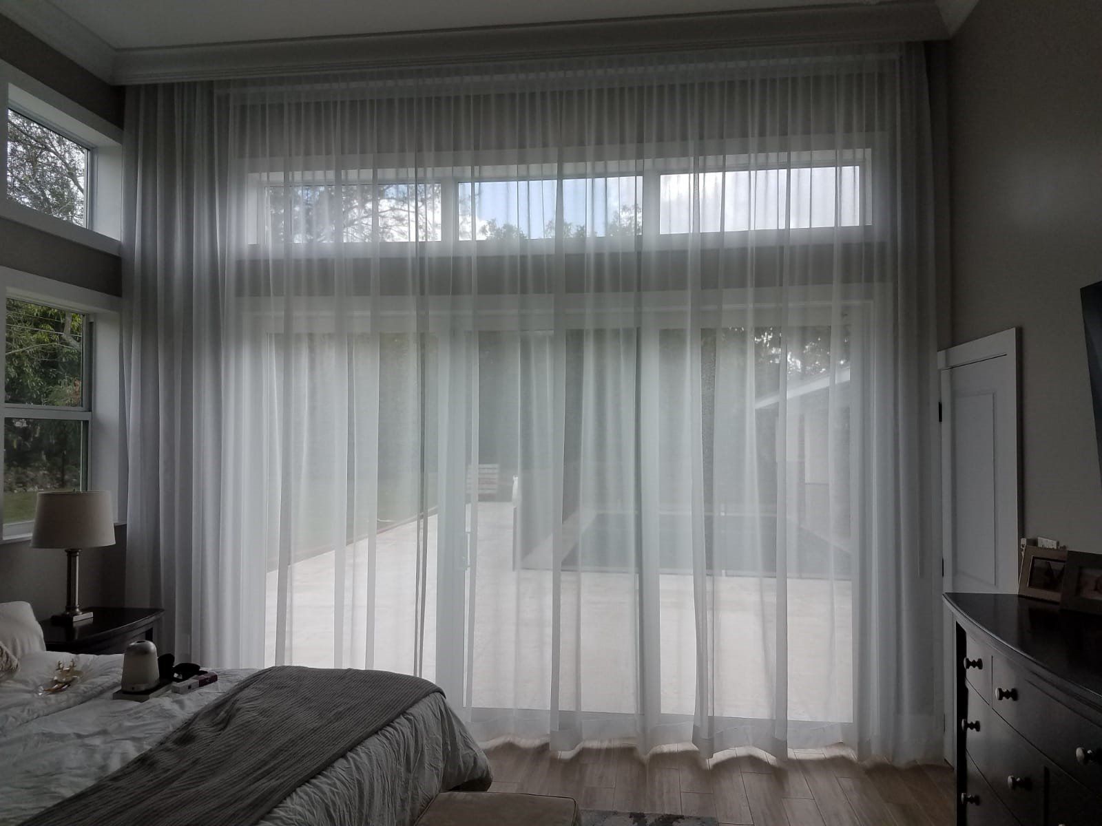 Window drapes