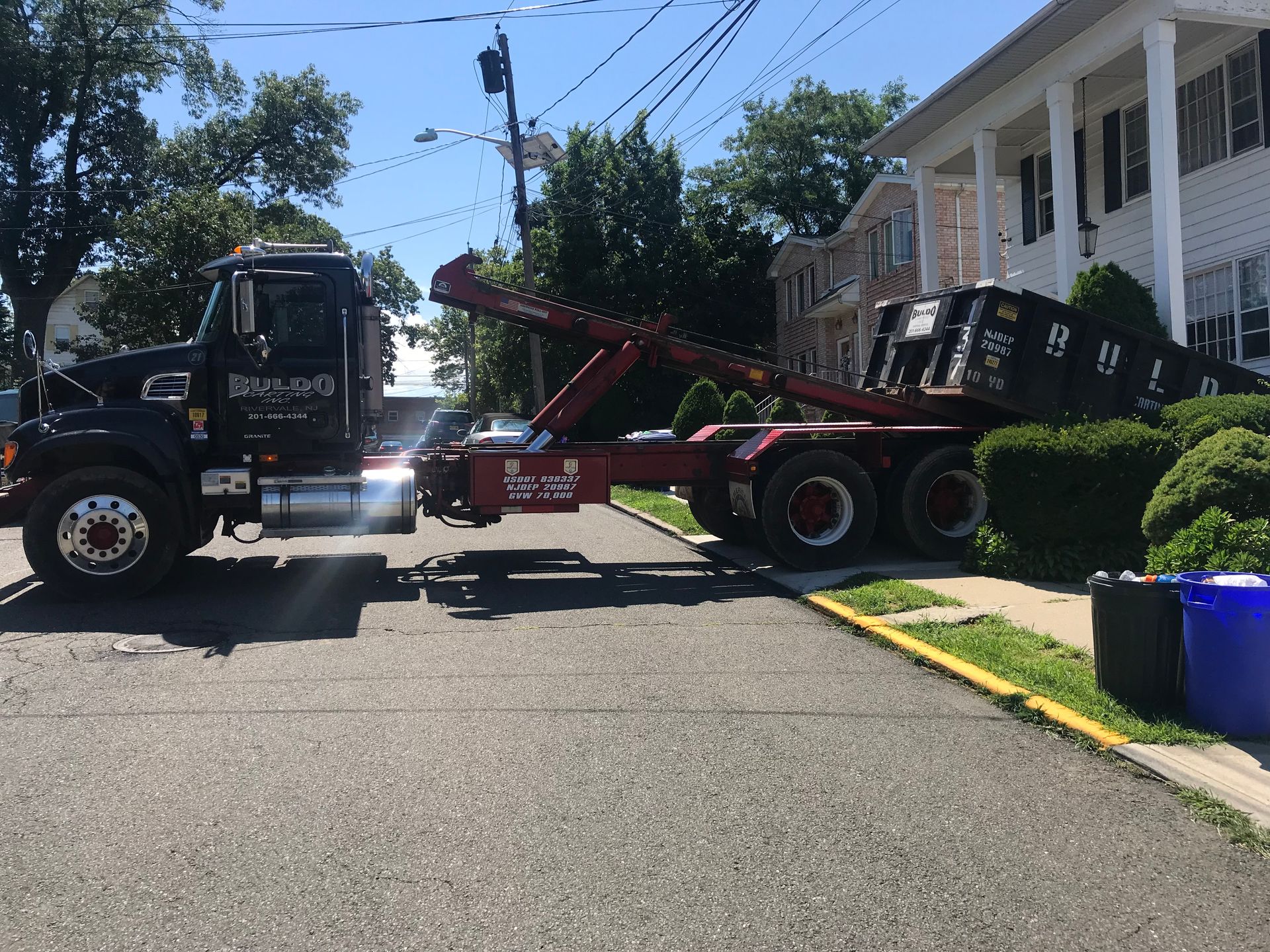 Roll-off container delivery