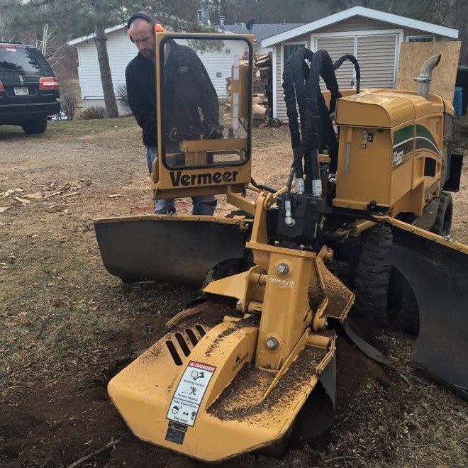 Stump grinding equipment
