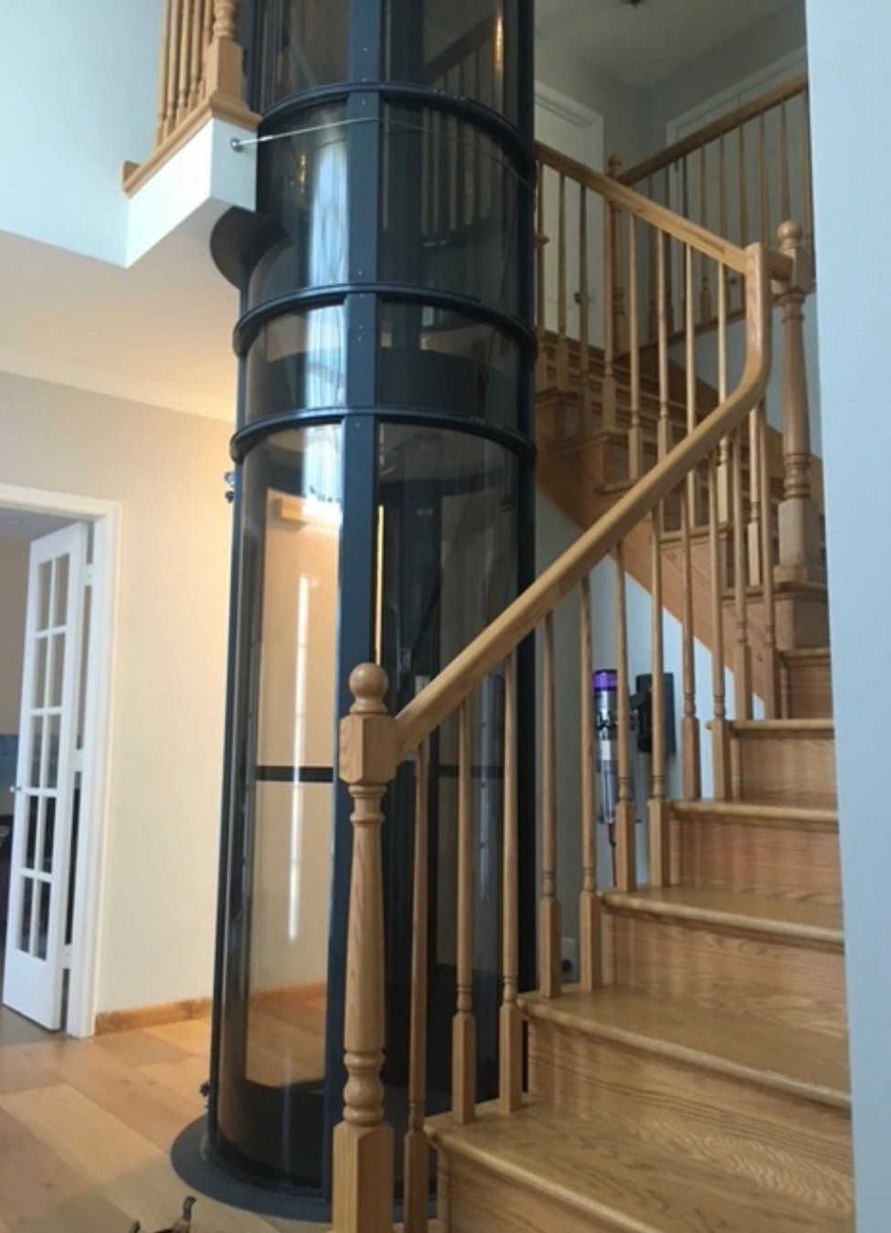 Pneumatic Vacuum Elevator black