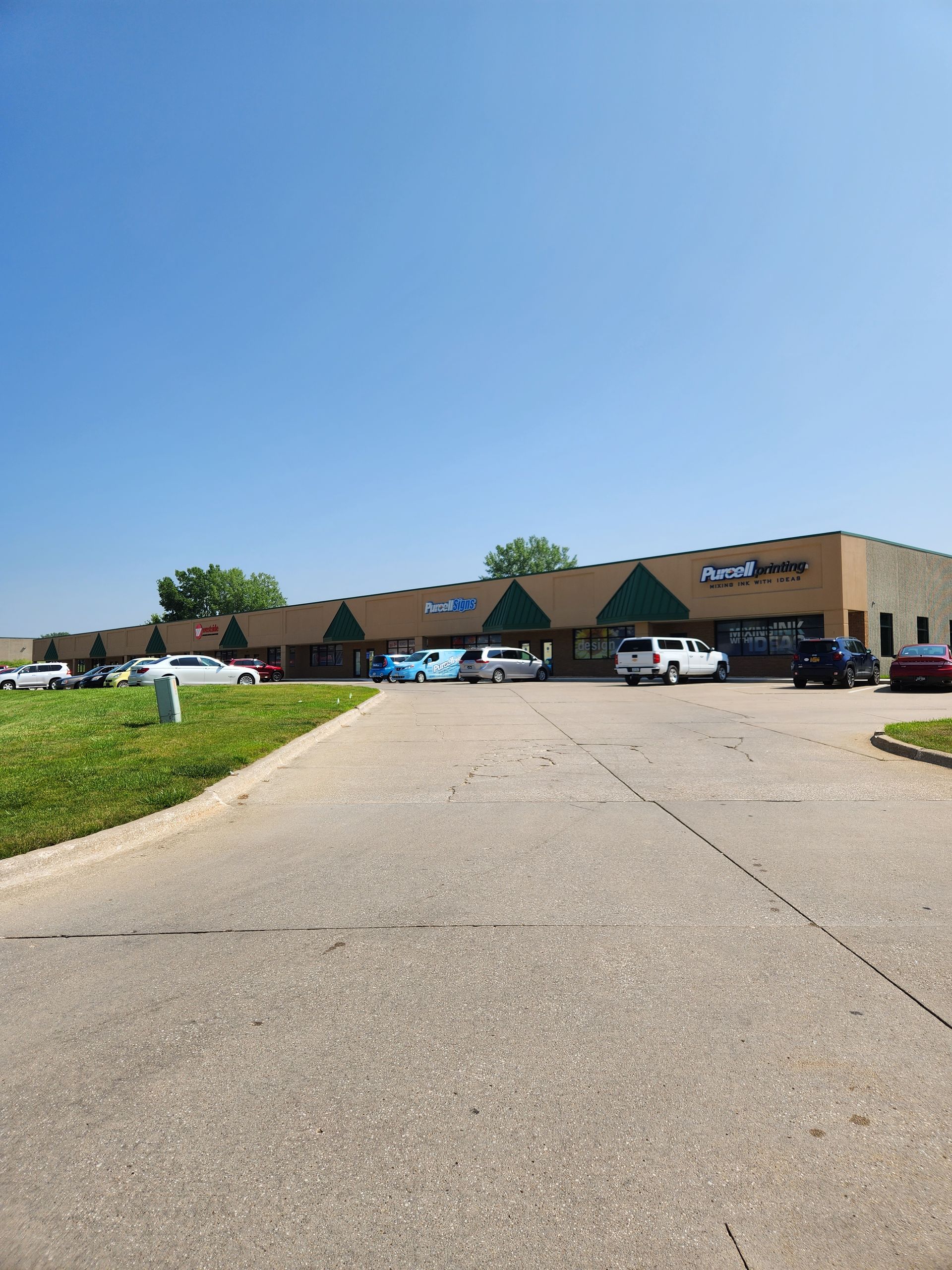 Urbandale, Iowa Commercial Realestate & Developers.