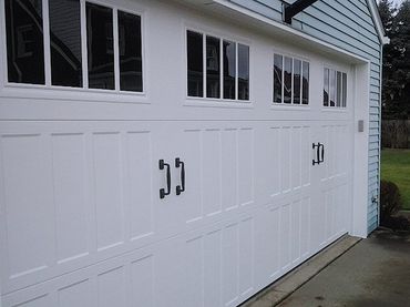 Nice looking garage door