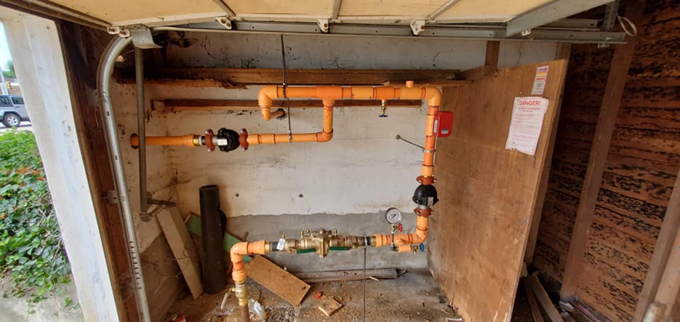 Fire extinguisher valves