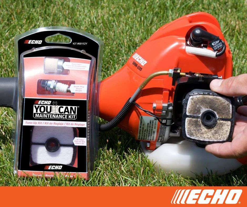 A person is holding a filter next to an echo trimmer