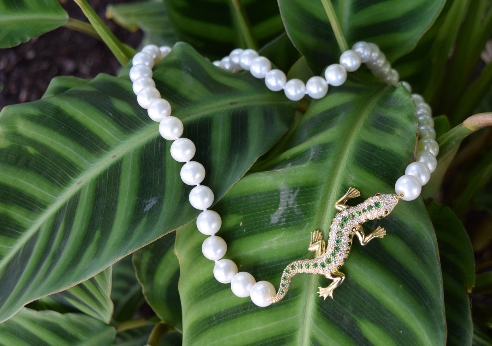lizard pearl necklace