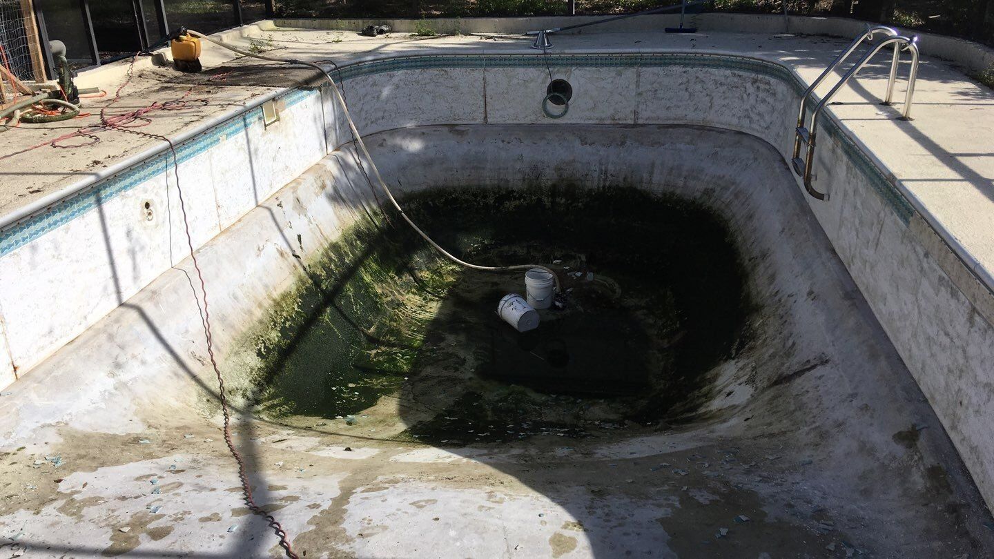 B & L Pool Resurfacing image