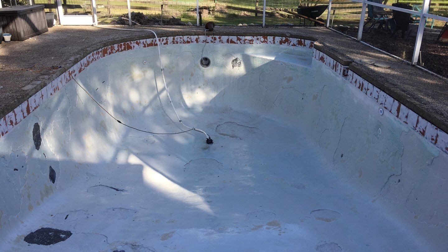 B & L Pool Resurfacing image