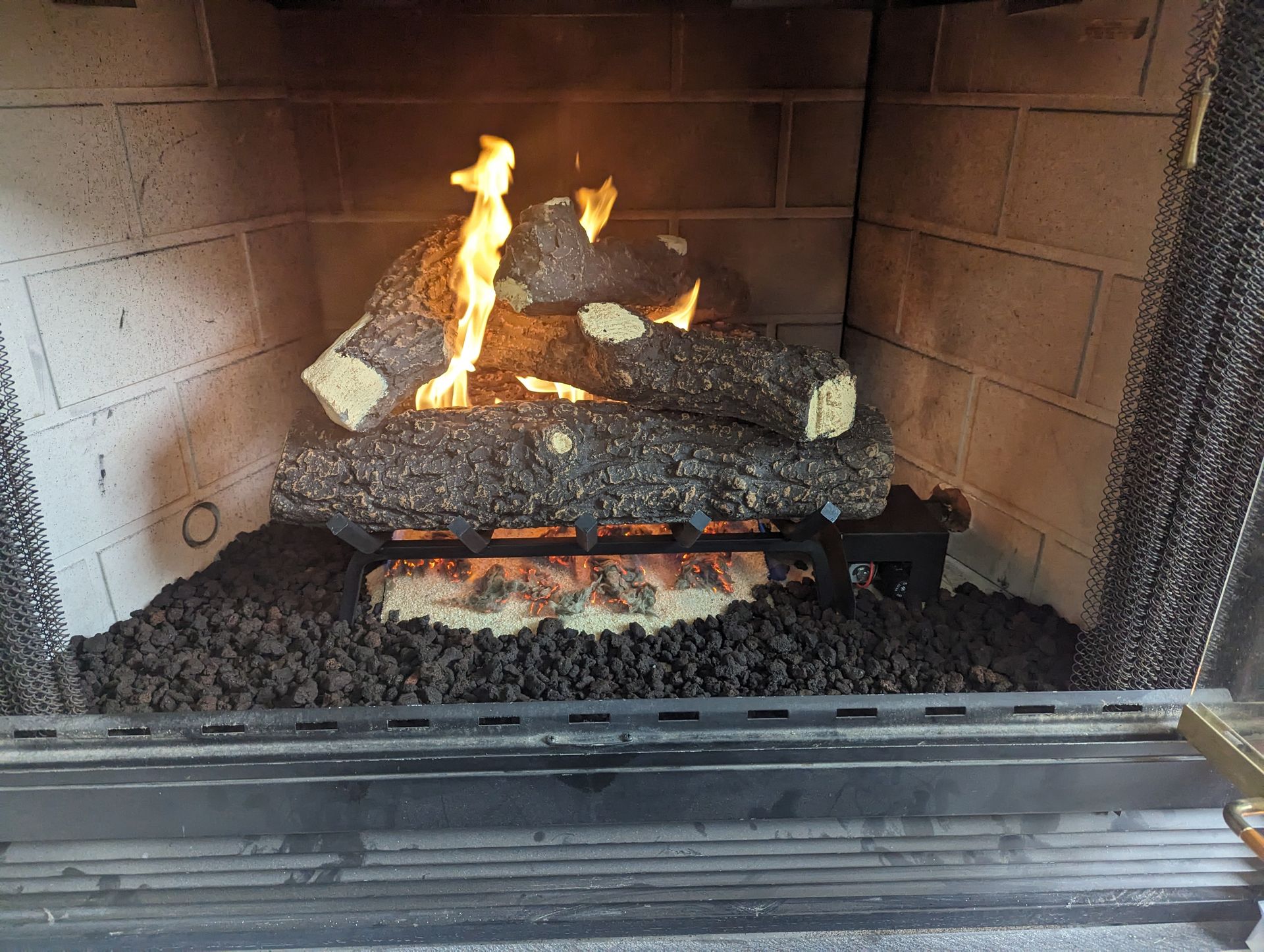 Gas fireplace connection