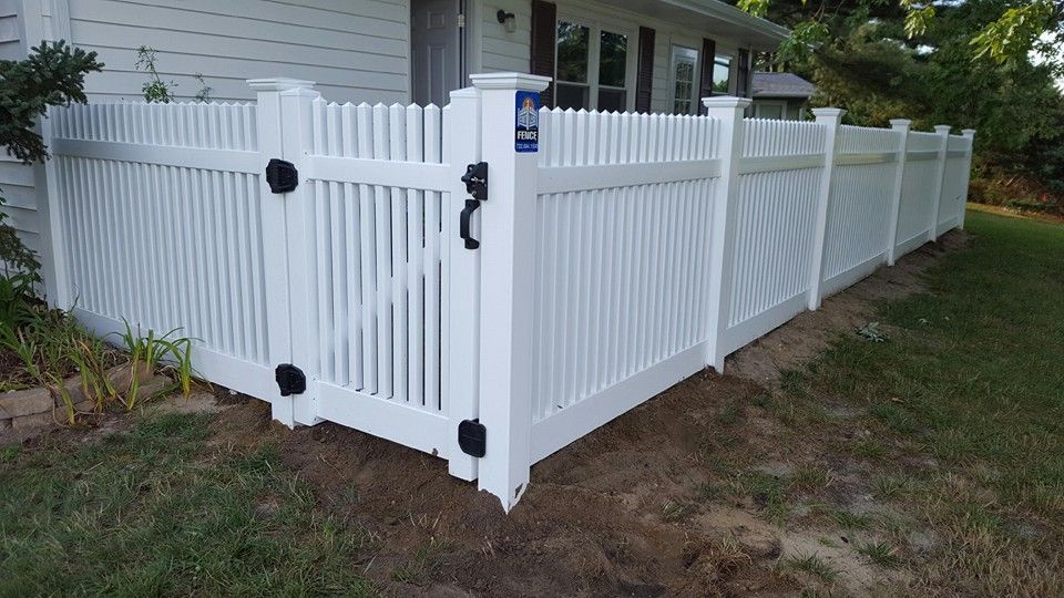 Custom vinyl fence