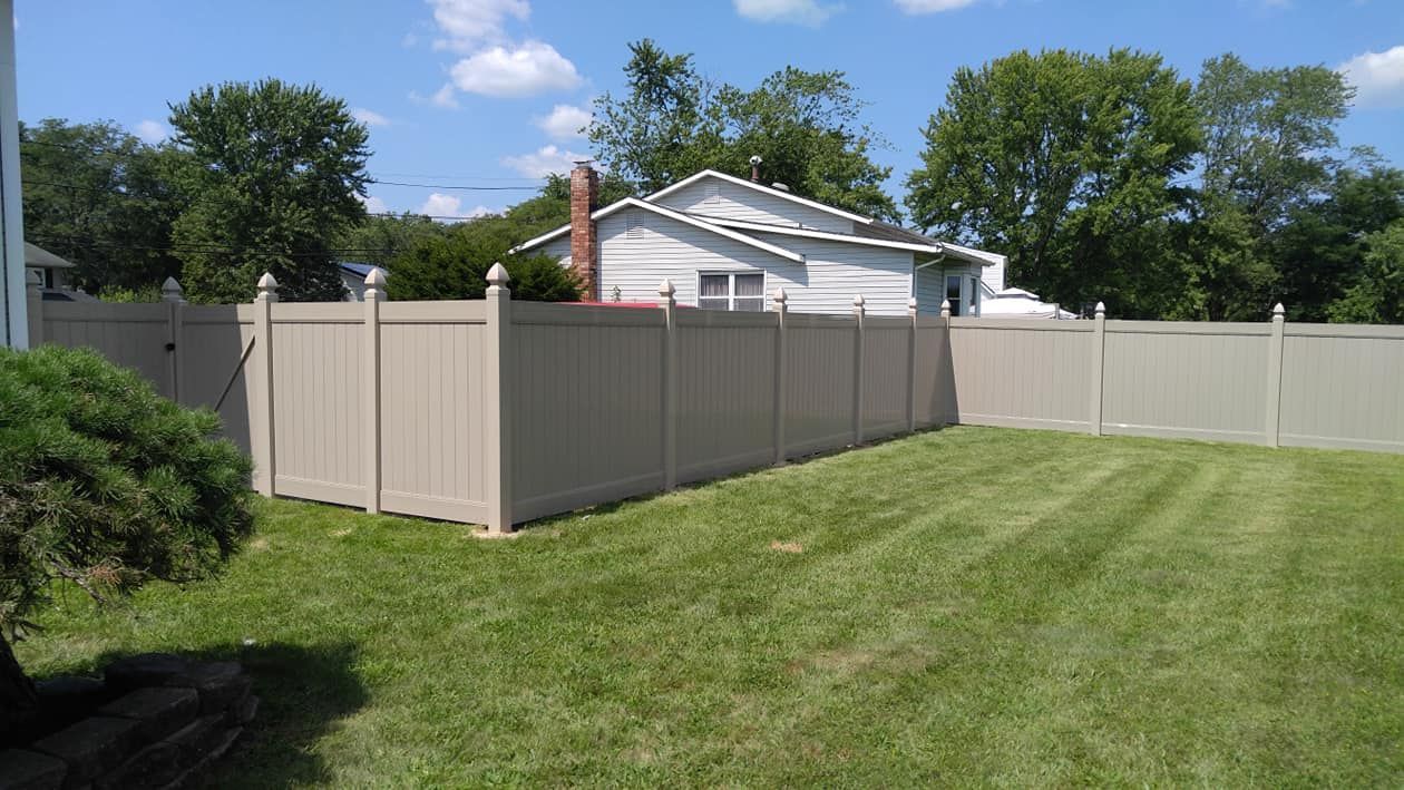 Custom vinyl fence