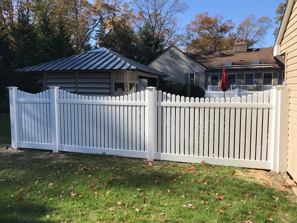 Custom vinyl fence