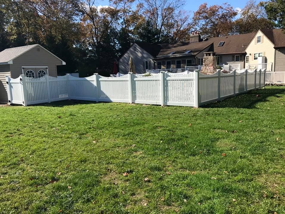 Custom vinyl fence