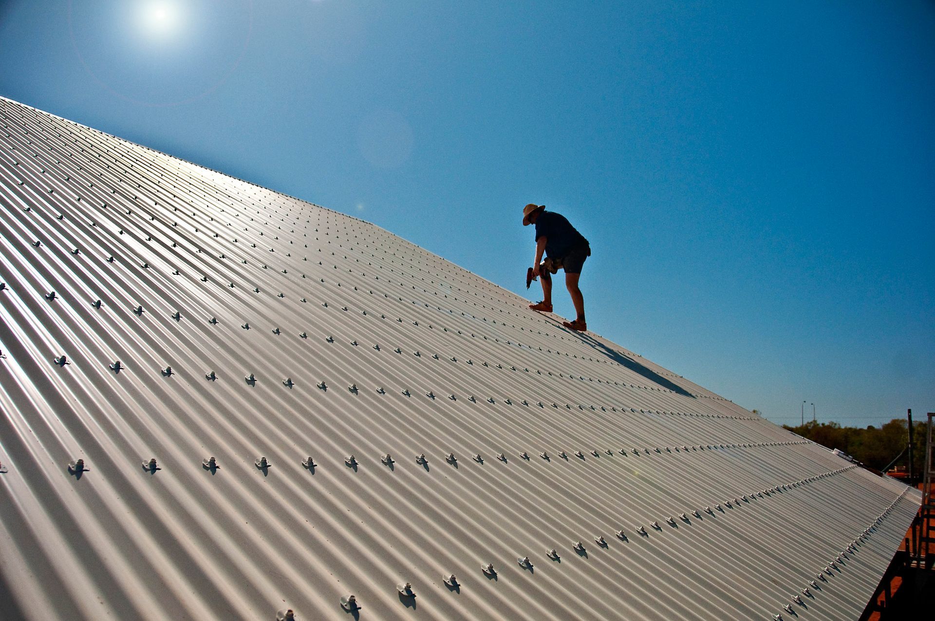 metal roofing contractor