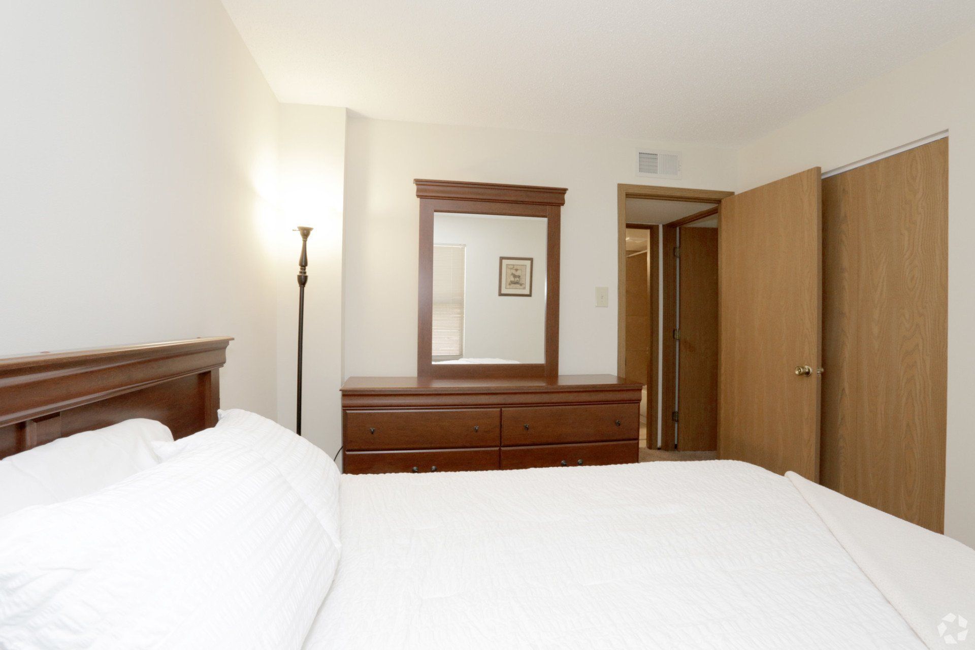 View of Community Gallery | Lincoln Square Apartments