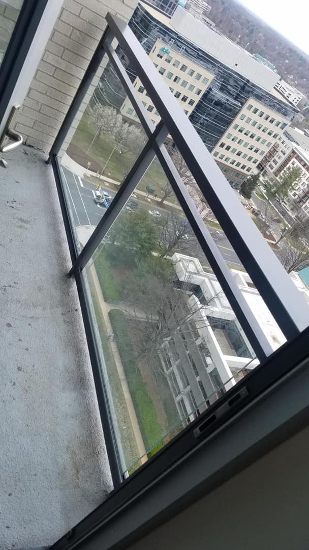 Glass railing