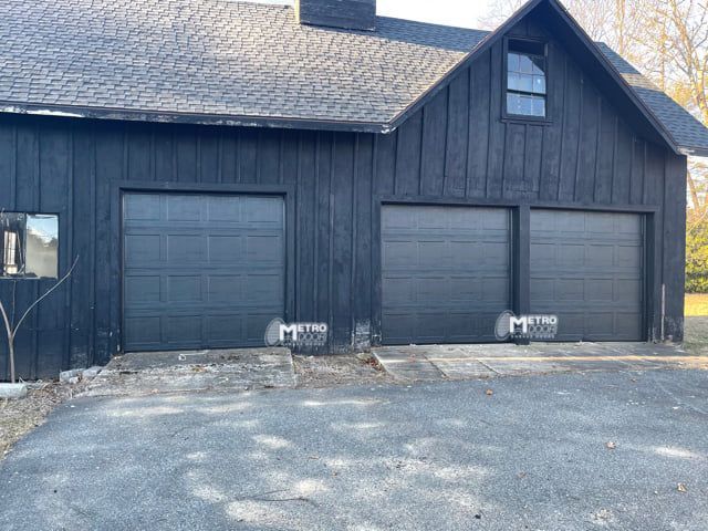 Residential garage doors