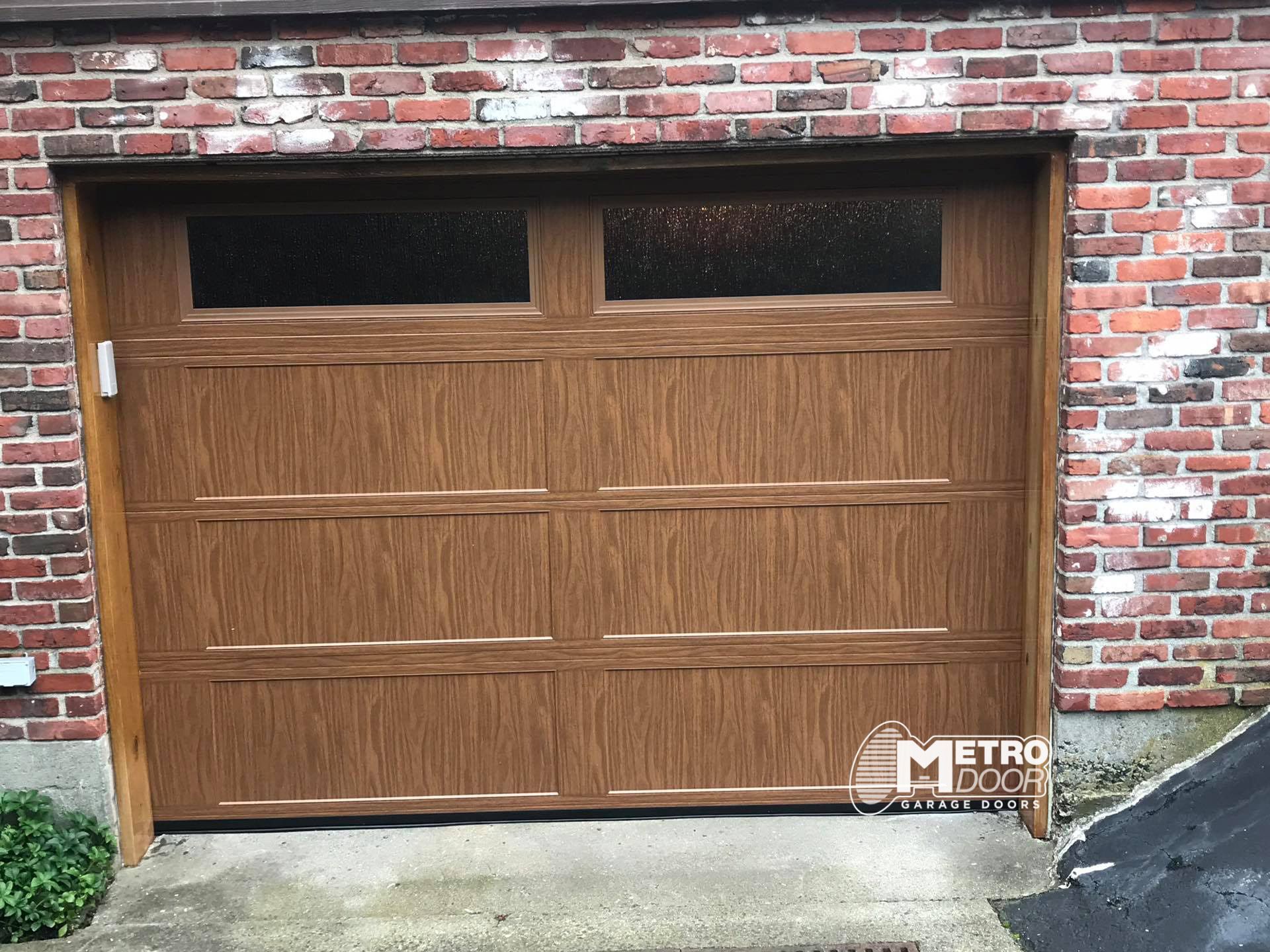 Residential garage doors