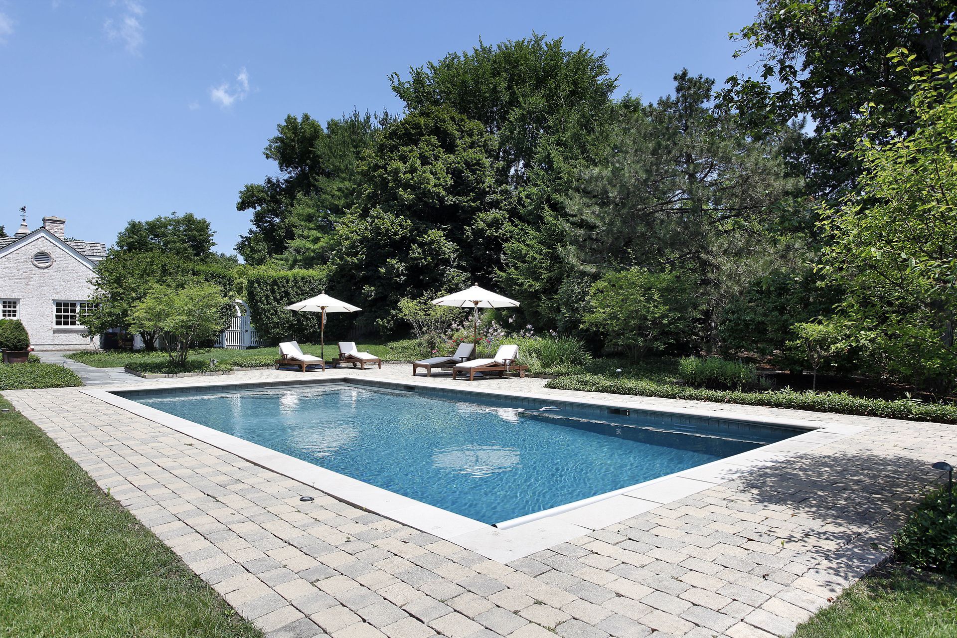 pool builder