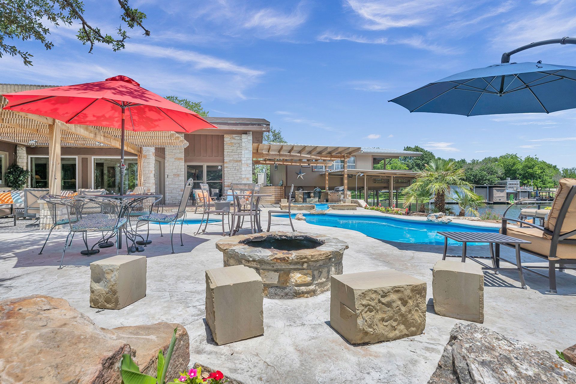 vacation rental outdoor fireplace