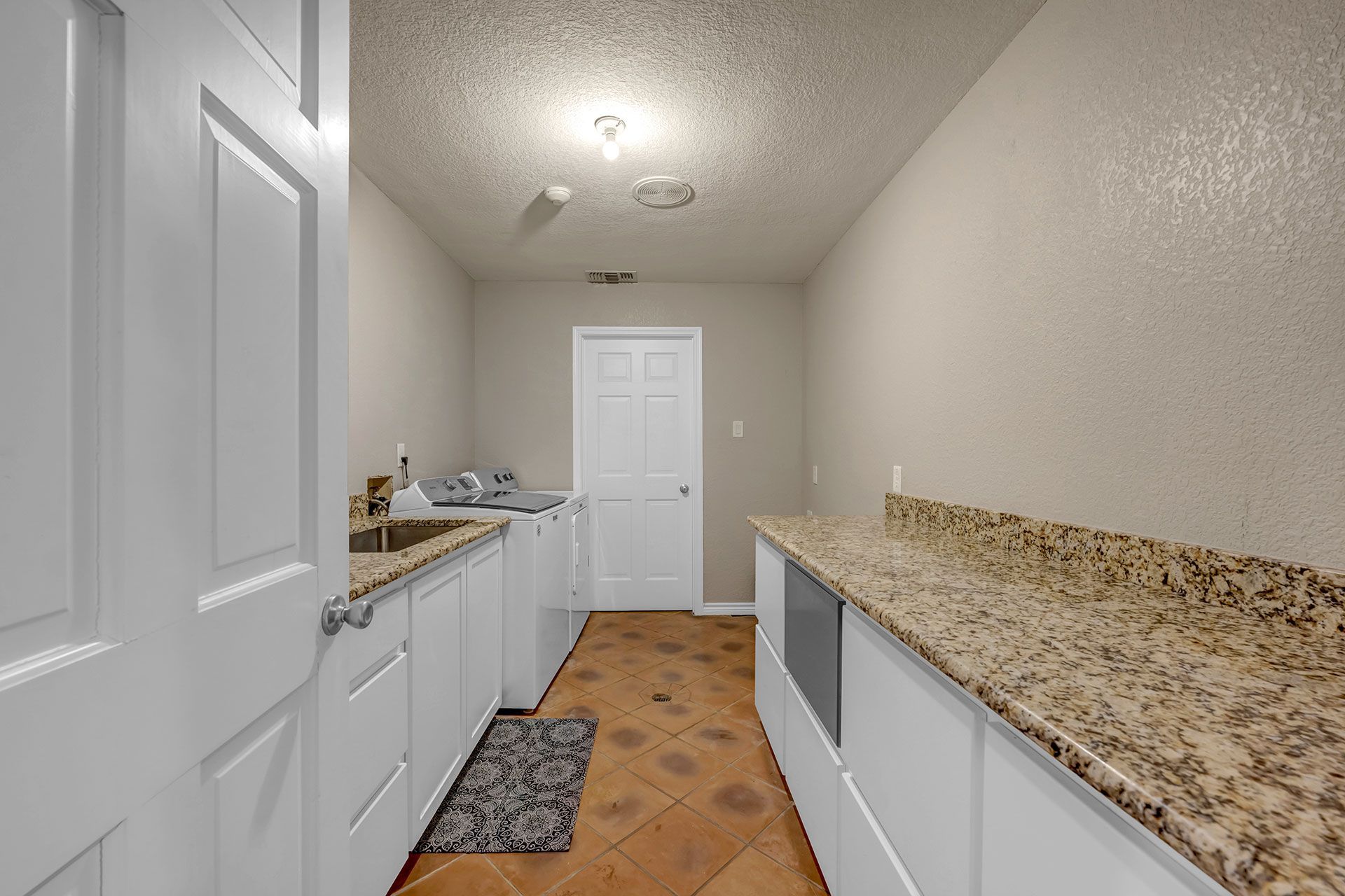 vacation rental common bathroom