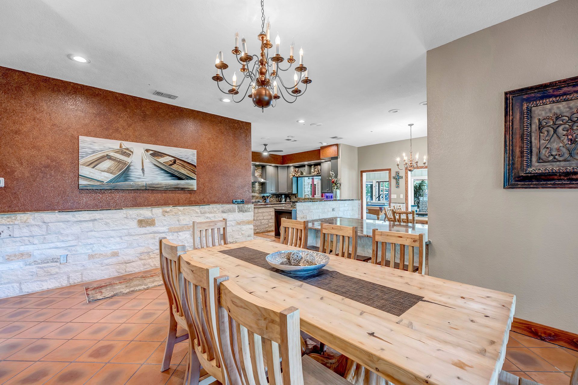 vacation rental dining table