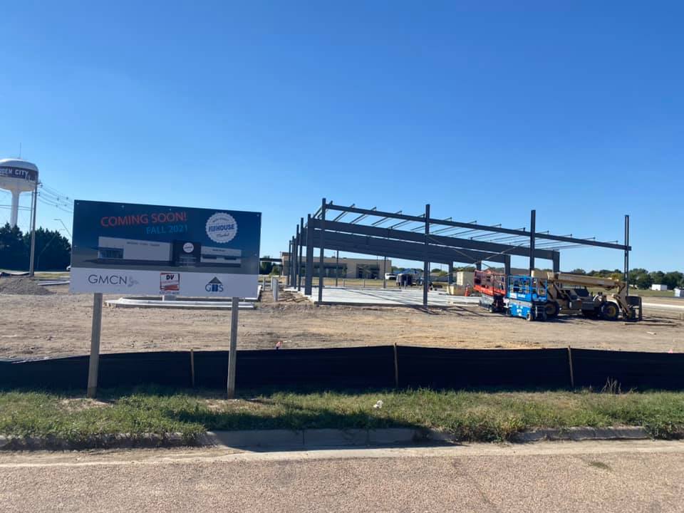 retail center/liquor store