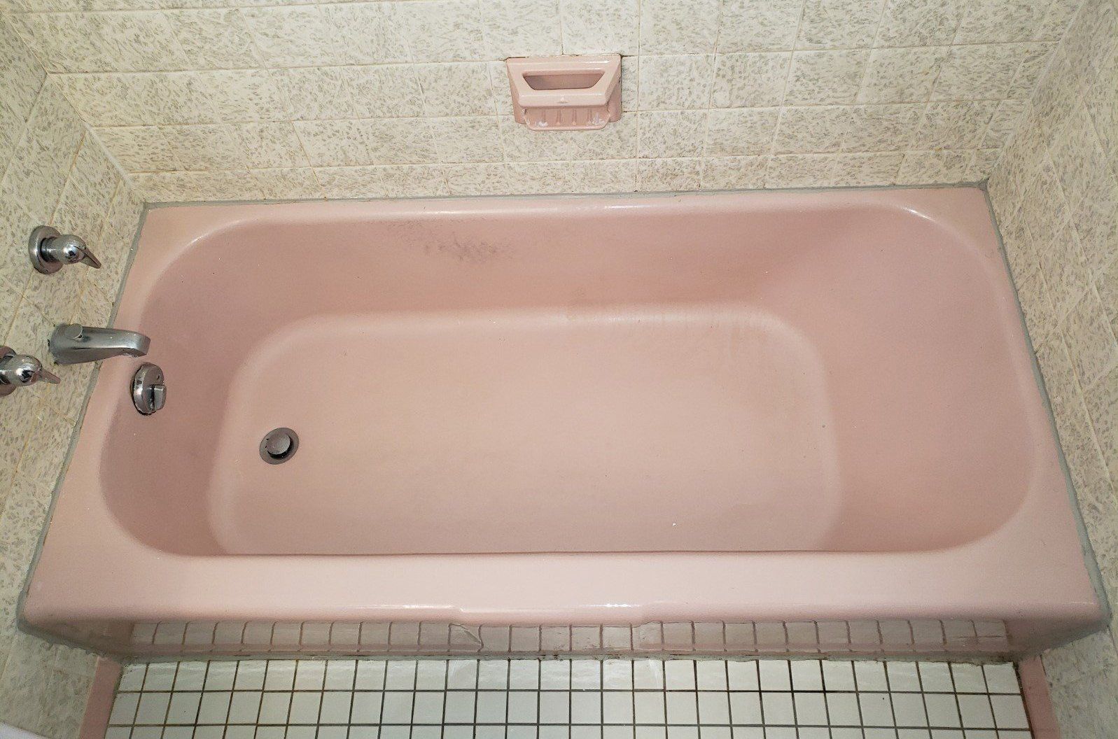 bathtub reglazing - before