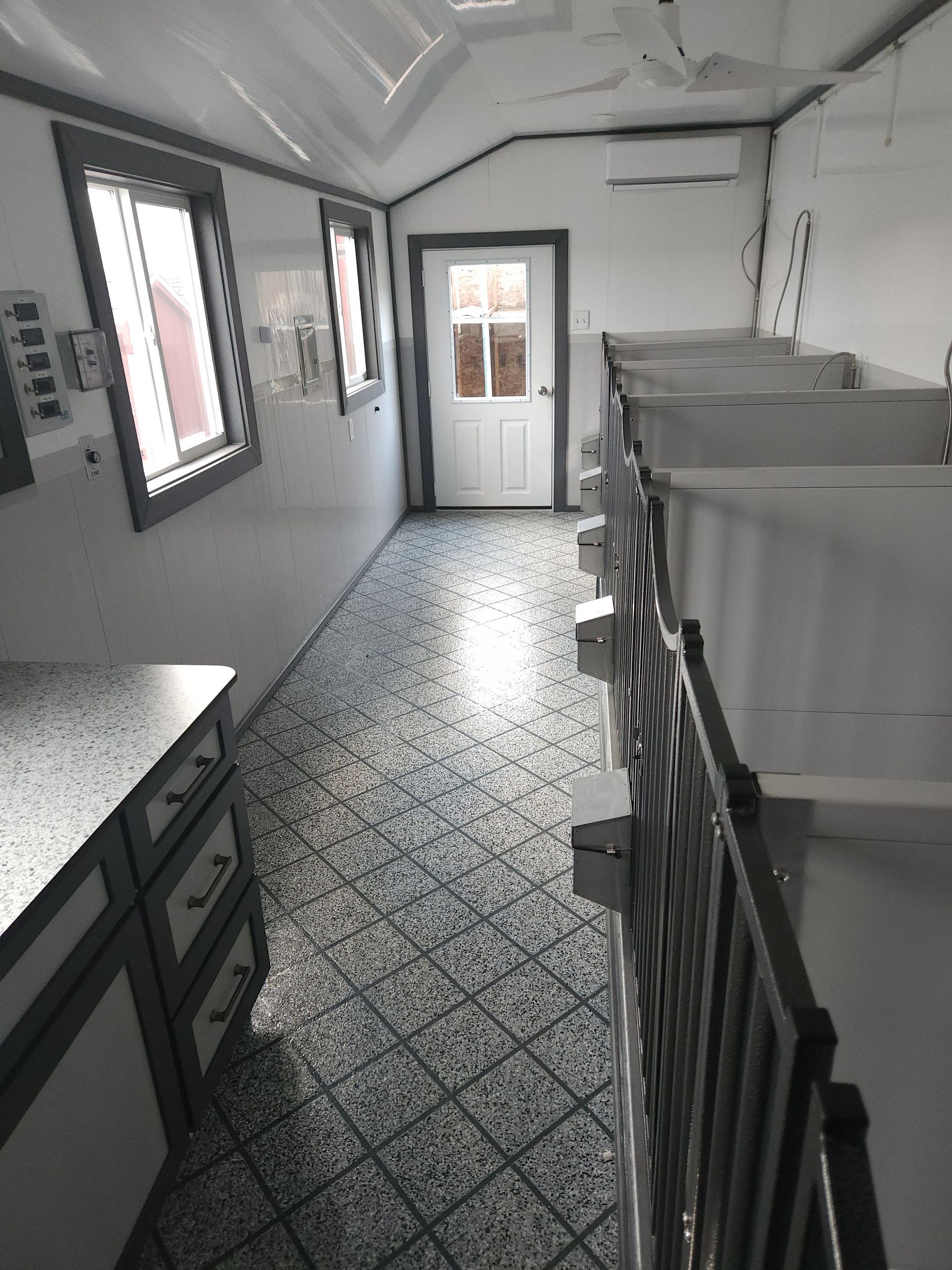 A black and white photo of a laundry room