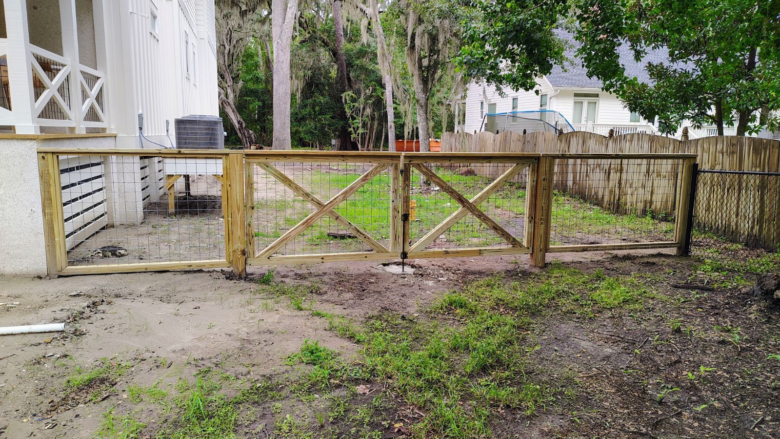 Backyard wire and wood Side Gate