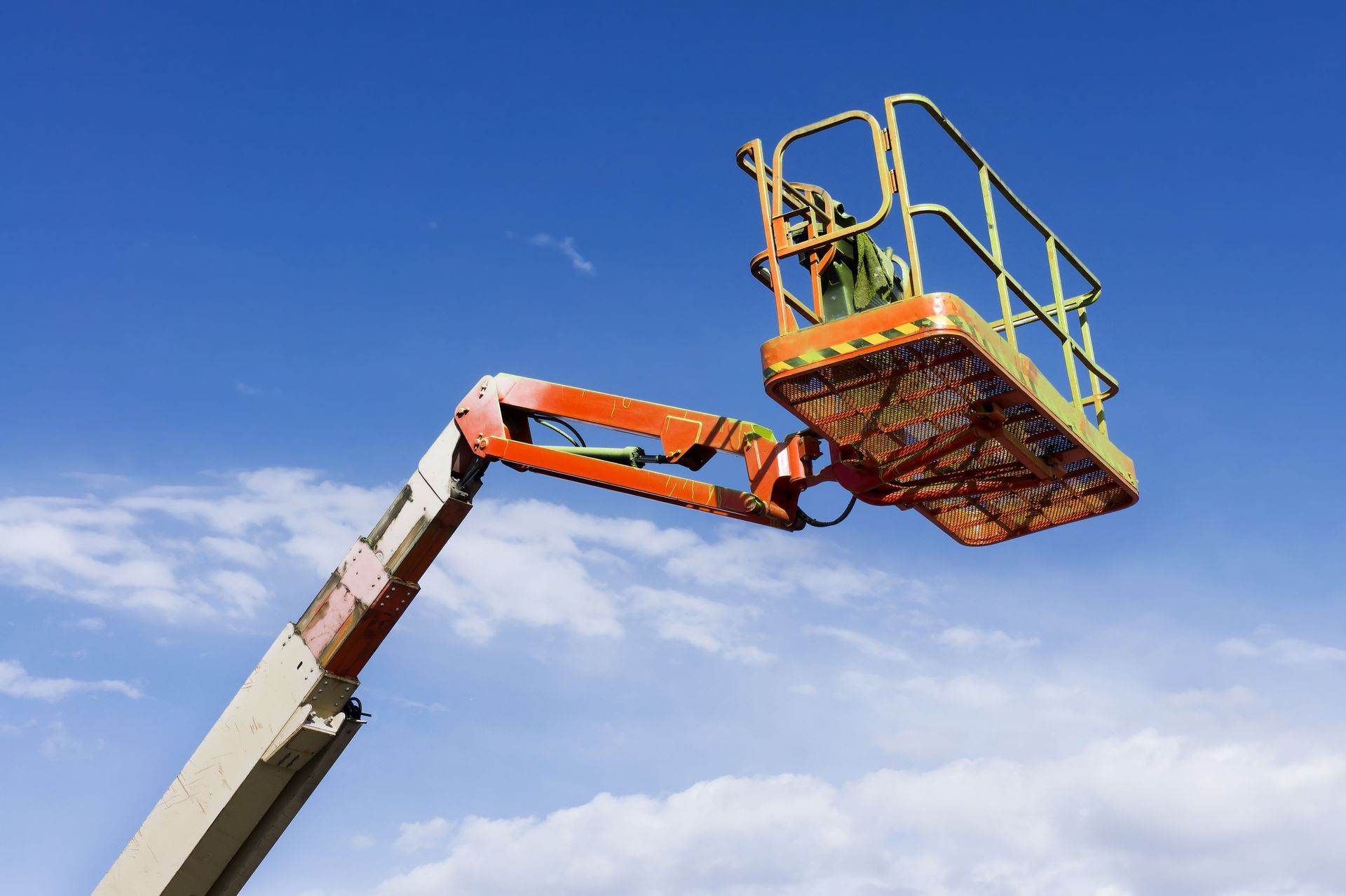 bucket truck high load escorts