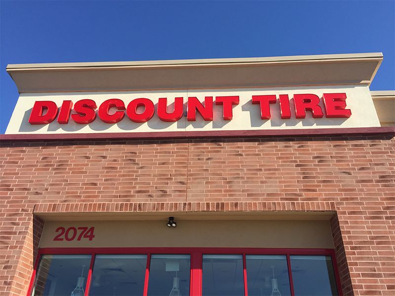 Discount Tire sign