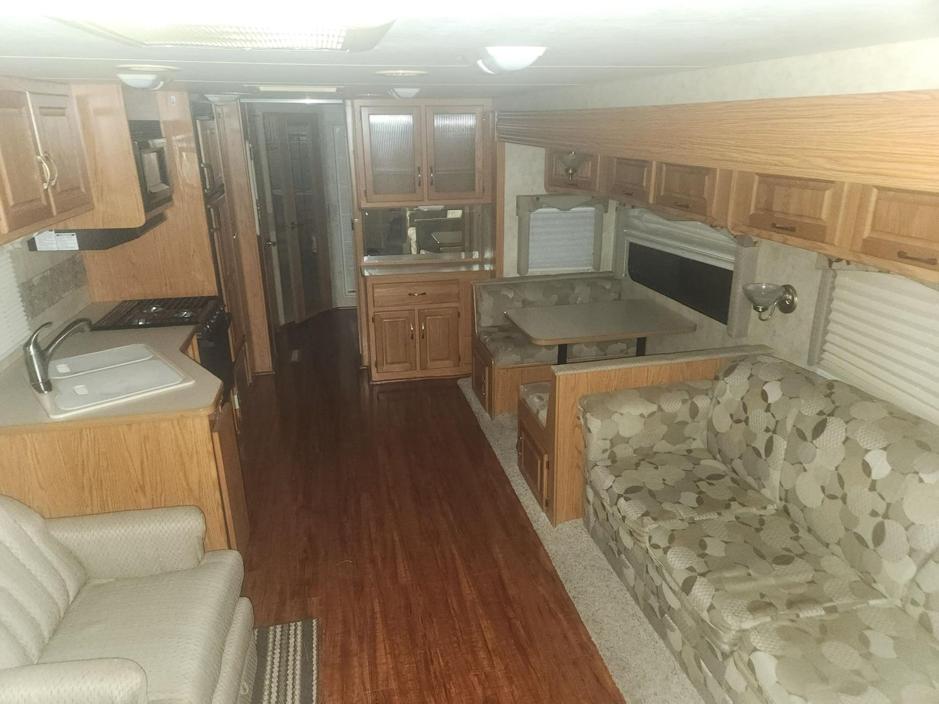 2006 Damon Challenger 372 couch